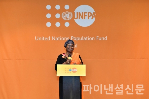 13일 연세대학교 신촌캠퍼스에서 열린 UNFPA 한국 사무소 개소식에서 나탈리아 카넴(Natalia Kanem) 총재가 인사말을 하고 있다. (사진=UNFPA)