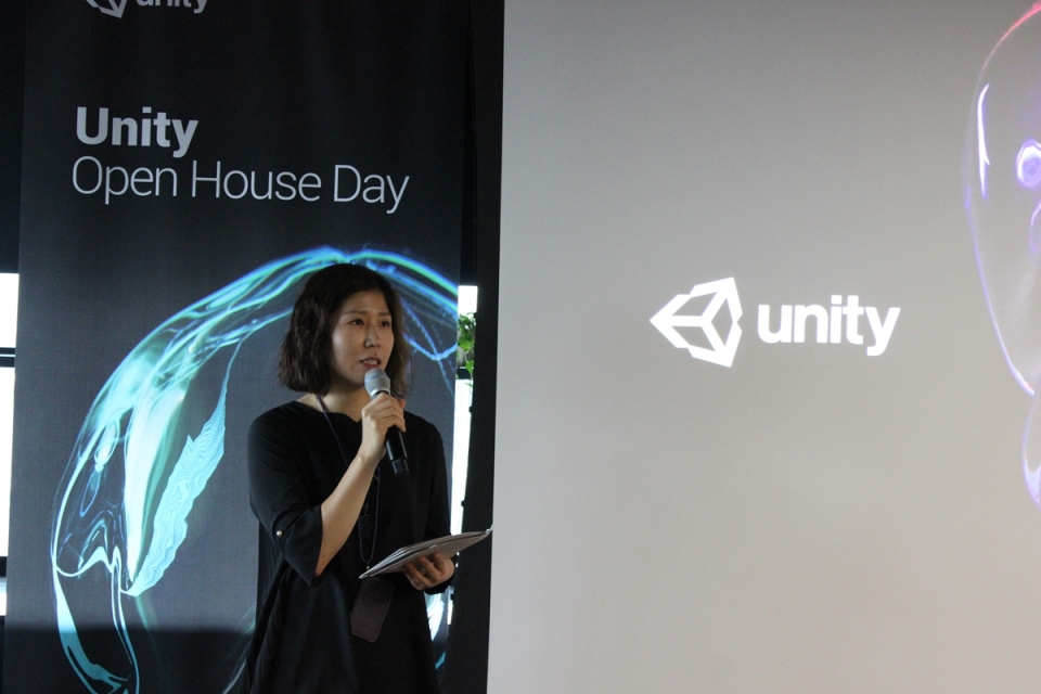 유니티가 ‘오픈 하우스’ 행사를 열고 유니티 엔진 발전 방향을 제시했다. 김인숙 유니티 대표가 발표를 진행하고 있다. (사진=유니티코리아)