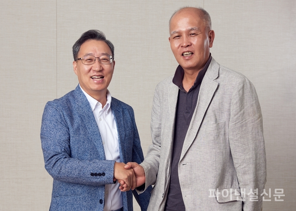 윤호영(좌), 이용우(우) 카카오뱅크 공동대표이사 (사진=카카오뱅크)