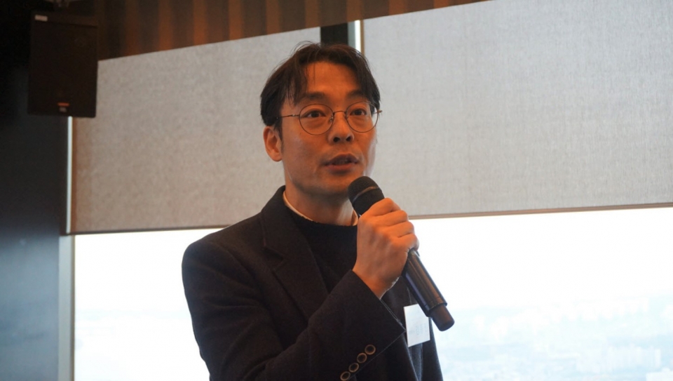 김동민 제이엘케이인스펙션 대표가 코스닥 상장에 앞서 자사 제품 및 비즈니스 전략을 소개하고 있다. (사진=제이엘케이인스펙션)