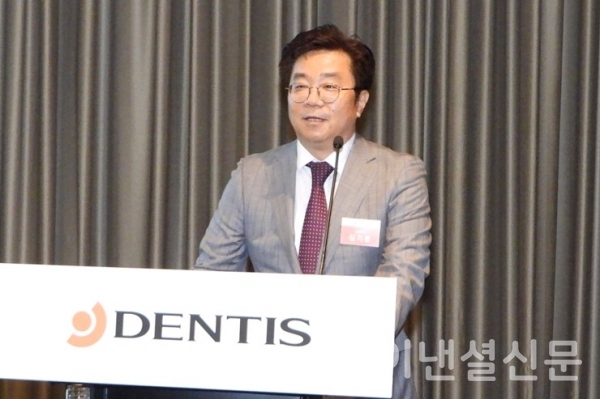 심기봉 덴티스 대표가 회사를 소개하고 코스닥 상장 후 계획을 밝히고 있다. (사진=황병우 기자)