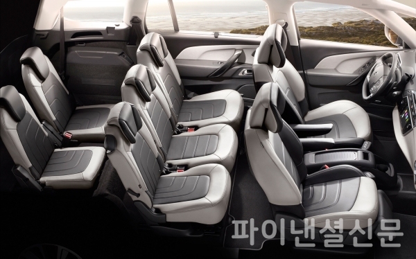 시트로엥 2021년형 그랜드 C4 스페이스투어러 (사진=시트로엥)