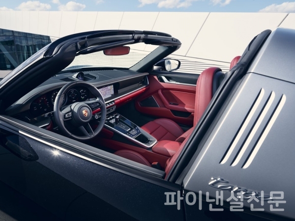 포르쉐 신형 911 타르가 실내 (사진=포르쉐)
