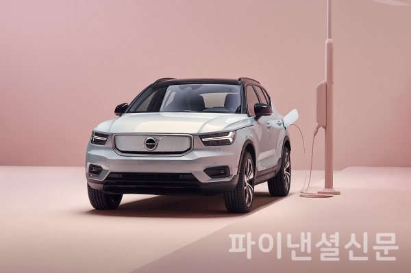 올해 하반기 국내 정식 출시가 예상되는 볼보차 브랜드 첫 순수전기차 XC40 리차지 (사진=볼보차)