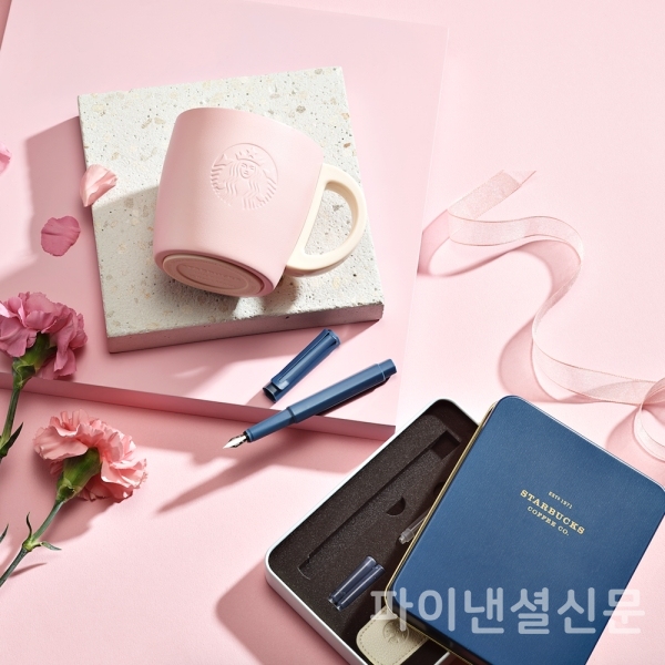 카카오톡 선물하기에서 5월 가정의 달을 맞아 선물용으로 좋은 스타벅스 MD 상품을 출시한다. (사진=카카오커머스)