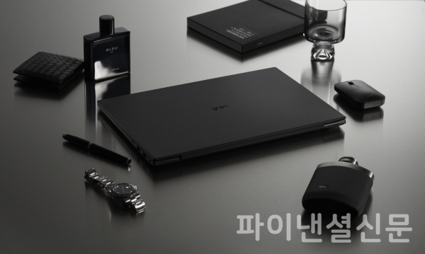 LG전자가 초경량 노트북 브랜드 ‘LG 그램(gram)’의 한정판 제품인 ‘LG 그램 블랙 라벨(Black label)’을 출시한다. (사진=LG전자)