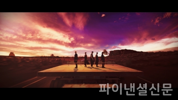 메타버스 기술이 적용된 투모로우바이투게더의 뮤직비디오 한 장면 (사진=비브스튜디오스, 빅히트 뮤직)