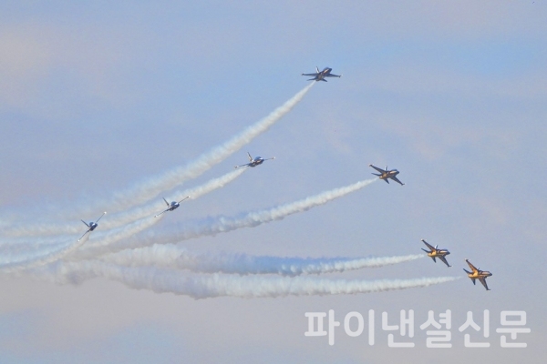 블랙이글의 곡예 비행 (사진=황병우 기자)