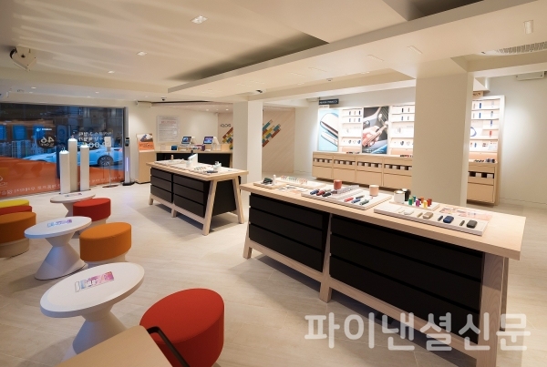 리뉴얼 마친 아이코스 스토어 광화문점 1층 컴포트존 (사진=한국필립모리스)