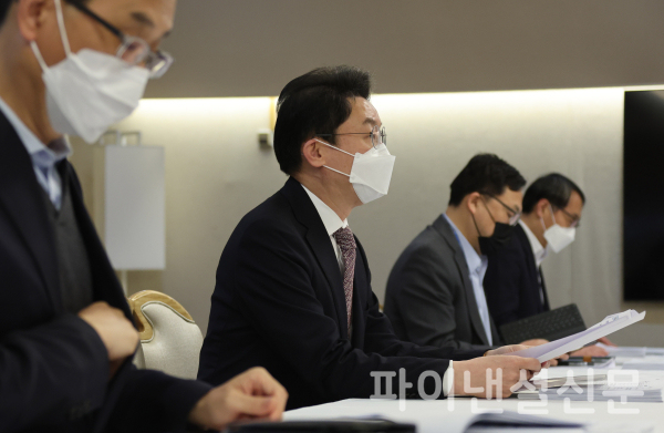 이억원 기획재정부 1차관이 31일 정부서울청사에서 제37차 물가관계차관회의를 주재하고 있다./사진=연합뉴스