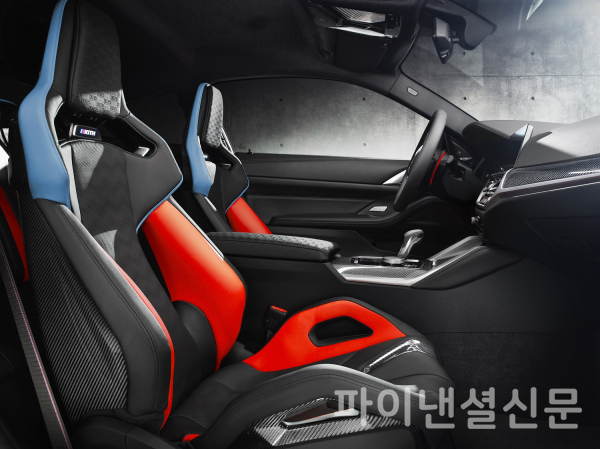 BMW M4 컴페티션 x KITH 드로우 실내 (사진=BMW)