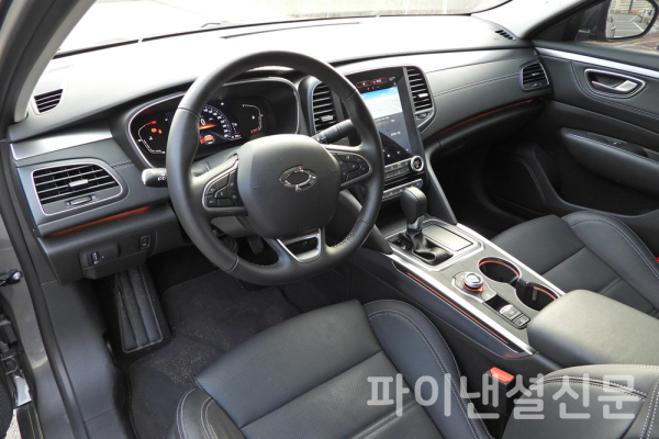 2022년형 르노삼성 SM6 LPe 실내 모습 (사진=황병우 기자)