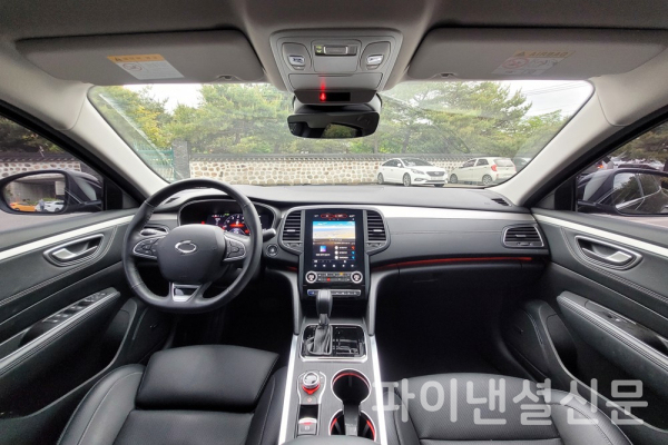 르노코리아 SM6 TCe 260은 기존 모델 대비 눈에 보이는 변화는 크지 않지만, 보이지 않는 부분의 변화는 상당하다는 것을 다시금 경험할 수 있었다. (사진=황병우 기자)