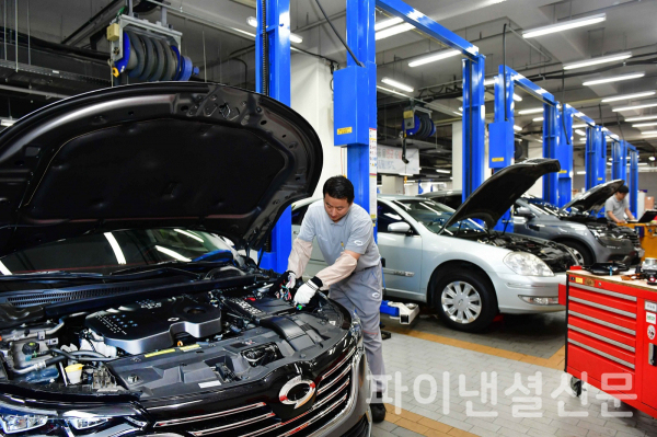 르노코리아는 9월 말일까지 특별 지원 캠페인을 진행하며, 8월 말까지 SM6 구매 특별 할인 프로그램을 진행한다. (사진=르노코리아)