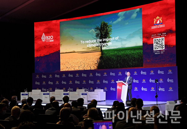 현대차그룹 정의선 회장의 기조연설이 진행된 서밋 현장에는 G20 주요국 정상 및 장관급 인사를 비롯 제프 베이조스(Jeff Bezos) 아마존 이사회 의장, 쩡위친(曾毓群) CATL 회장, 앤서니 탄(Anthony Tan) 그랩 창업자 등 G20 회원국의 주요 기업인과 경제단체장, 국제기구 관계자 등 2,000여 명이 참석했다. (사진=현대차그룹)