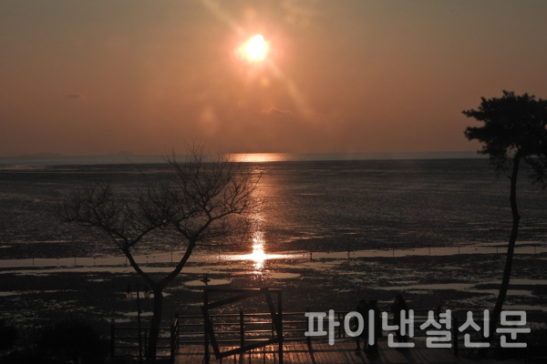 2022년 12월 31일 영종도에서 촬영한 해넘이 모습. (사진=황병우 기자)
