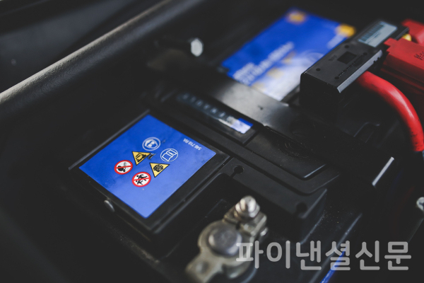 장거리 운전을 앞두고 배터리도 미리 점검하는 게 필요하다. (사진=픽사베이)