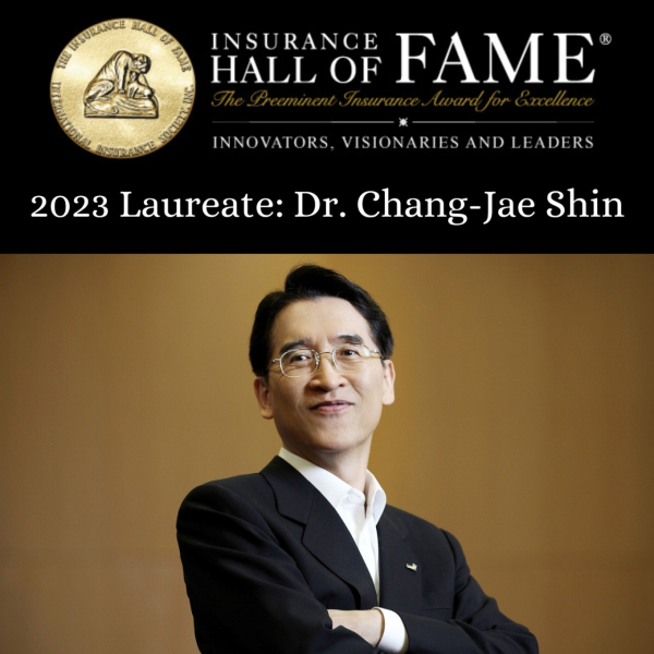 세계보험협회는 지난 22일 '2023 보험 명예의 전당 월계관상(Insurance Hall of Fame Laureate)' 수상자로 신창재 교보생명 회장을 선정했다. (사진=교보생명)