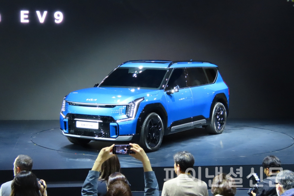 30일 2023서울모빌리티쇼 언론공개행사에서 첫 선을 보인 기아의 신형 전기차 'EV9' (사진=황병우 기자)