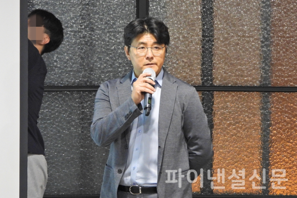 지난 10일 오후 공개방송에 앞서 열린 기자간담회에서 홍덕기 동행복권 대표가 로또에 대해 설명하고 있다. (사진=황병우 기자)