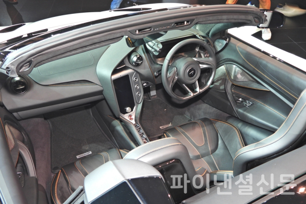 맥라렌 750S 스파이더 실내 모습. (사진=황병우 기자)