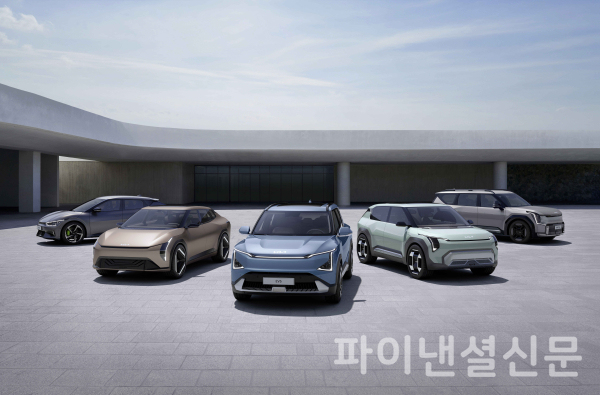 (왼쪽부터) EV6 GT, EV4 콘셉트, EV5, EV3 콘셉트, EV9 GT 라인 (사진=기아)