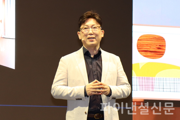 13일 오전 삼성전자 용석우 사장이 'Unbox & Discover 2024' 행사에서 AI TV 시대를 선언하며 2024년 TV 전략을 소개했다. (사진=황병우 기자)