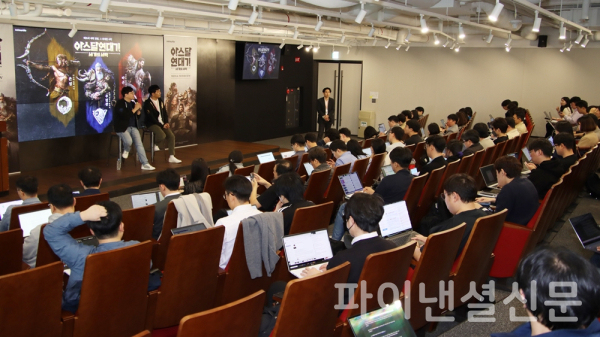 넷마블에프앤씨 장현진 PD, 넷마블 정승환 사업본부장과의 미디어 공동 인터뷰에는 약 70여개 매체가 참여해 많은 질의와 응답이 오고갔다. (사진=황병우 기자)