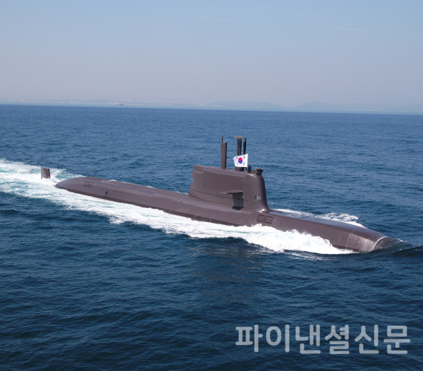 HD현대중공업이 4일 해군에 인도한 3천톤급 잠수함 신채호함의 시운전 모습 (사진=HD현대중공업)