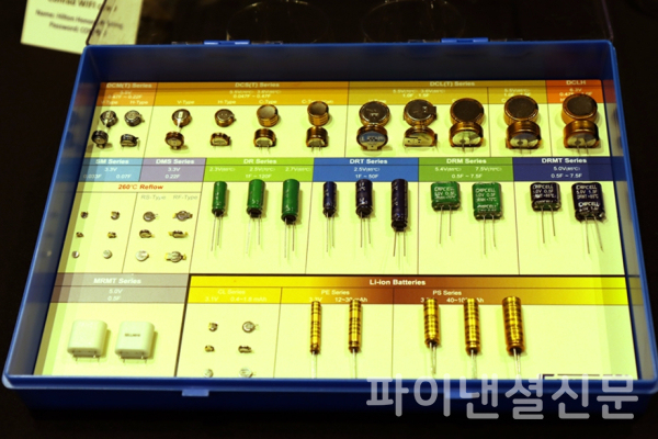 코칩이 생산하는 초소형 이차전지 제품의 샘플 모습. (사진=황병우 기자)