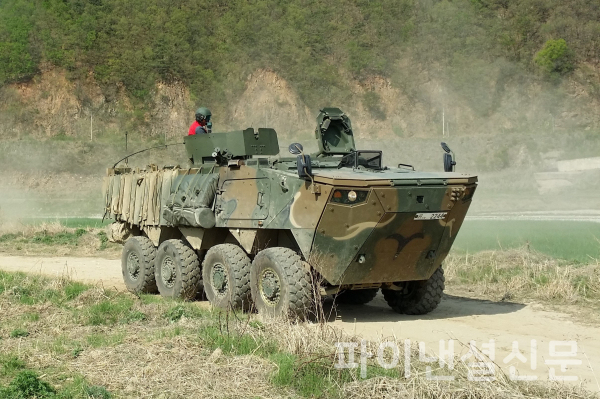 현대로템 K808 차륜형장갑차. (사진=현대로템)