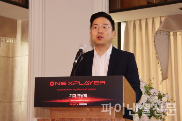 12일 원엑스플레이어 X1 시리즈 국내 론칭 기자간담회가 열린 한국프레스센터에서 CJ ENM 이커머스 사업부장 성동훈 상무가 펀샵에 대해 소개하고 있다. (사진=황병우 기자)