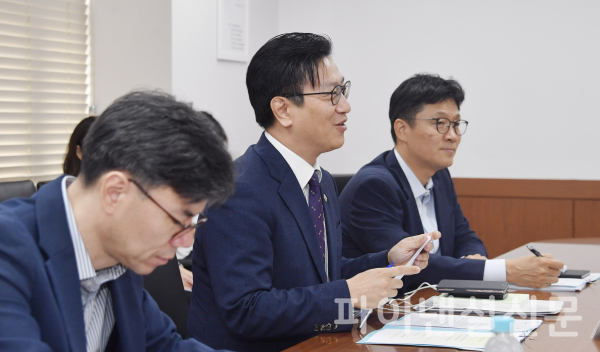 김범석 기획재정부 차관이 9월 27일 오전 서울 종로구 정부서울청사에서 열린 '제33차 물가관계차관회의'를 주재, 모두발언을 하고 있다.  /사진=기재부