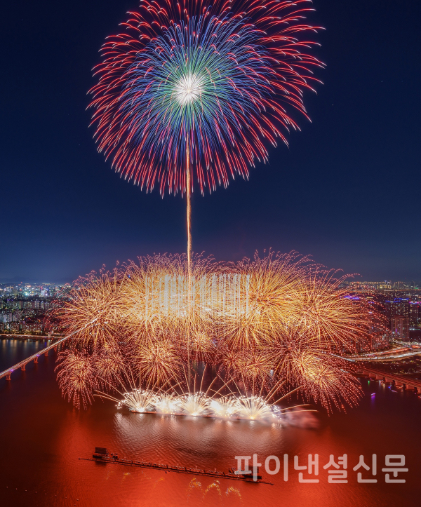 한화와 함께하는 서울세계불꽃축제 2024에서 선보인 한화의 불꽃 (사진=한화)