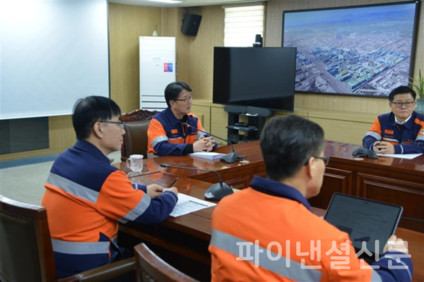 고려아연 CTO 이제중 부회장이 울산 온산제련소 회의에서 “국가기간산업 본연의 역할에 부응해 공급망 차질이 없도록 안정성을 뒷받침하고 국익에 기여해야 한다”고 강조했다. (사진=고려아연)