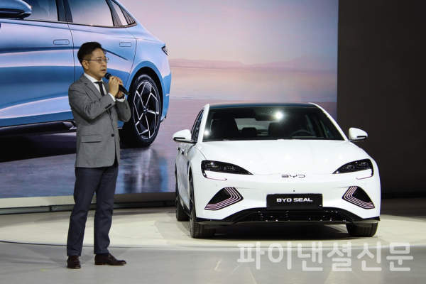 3일 2025 서울모빌리티쇼 미디어데이가 열린 일산 킨텍스에서 BYD코리아 승용 부문 조인철 대표가 BYD 씰에 대해 소개하고 있다. (사진=황병우 기자)