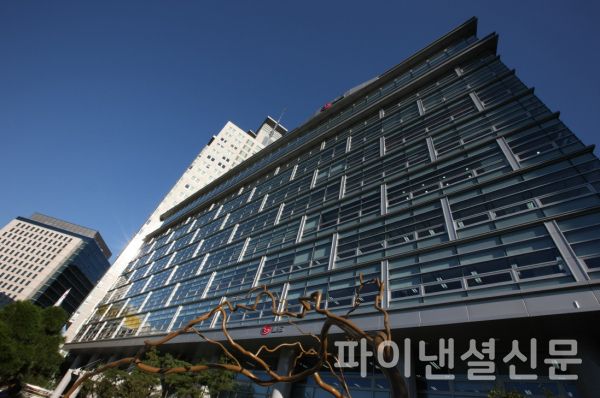LG생활건강이 납품대금 연동제를 도입하고 협력사와의 공정거래에 앞장선다. 사진은 LG생활건강 본사 LG광화문빌딩 (사진=LG생활건강)
