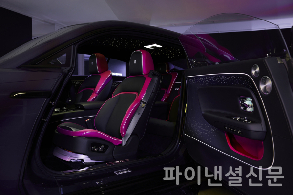 롤스로이스 블랙 배지 스펙터 실내 모습 (사진=롤스로이스)