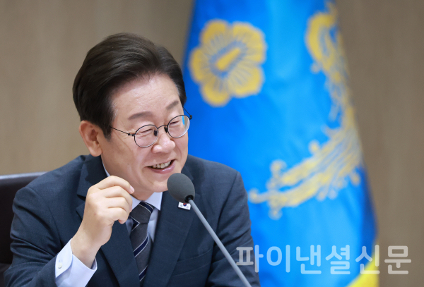 이재명 대통령이 24일 서울 용산 대통령실 청사에서 열린 국무회의를 주재하며 발언하고 있다. /사진=연합뉴스