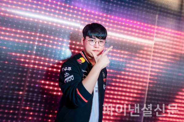2025년 첫 골드킹 자리에 오른 T1 바텀 라이너 ‘구마유시’ 이민형 (사진=LCK)