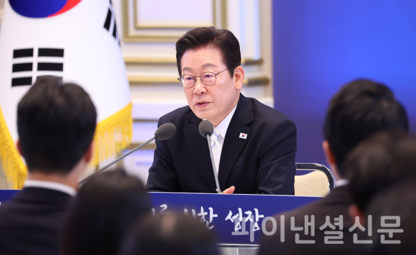 이재명 대통령이 11일 청와대 영빈관에서 '회복을 위한 100일, 미래를 위한 성장'을 주제로 취임 100일 기자회견을 하고 있다. /사진=연합뉴스