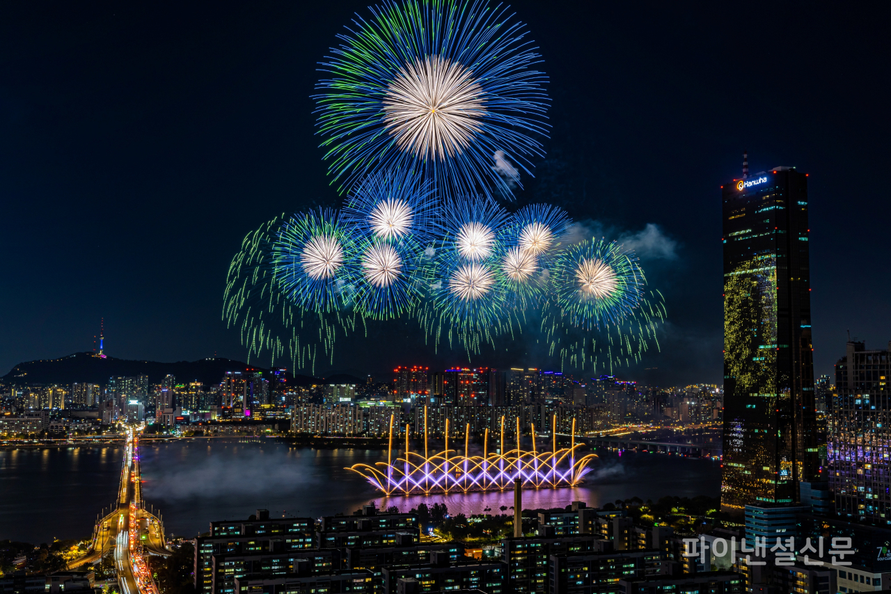2024년 한화와 함께하는 서울세계불꽃축제에서 선보인 ㈜한화의 불꽃 (사진=한화)