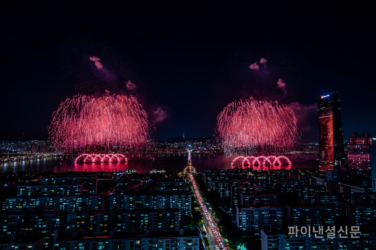 2024년 한화와 함께하는 서울세계불꽃축제에서 선보인 ㈜한화의 불꽃 (사진=한화)