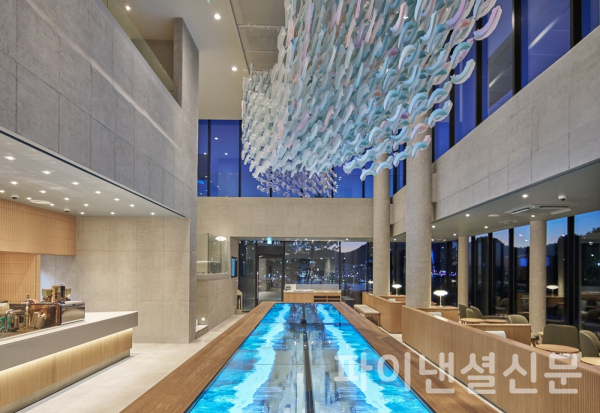 스타벅스 '더여수돌산DT'점 내부 모습 (사진=스타벅스)
