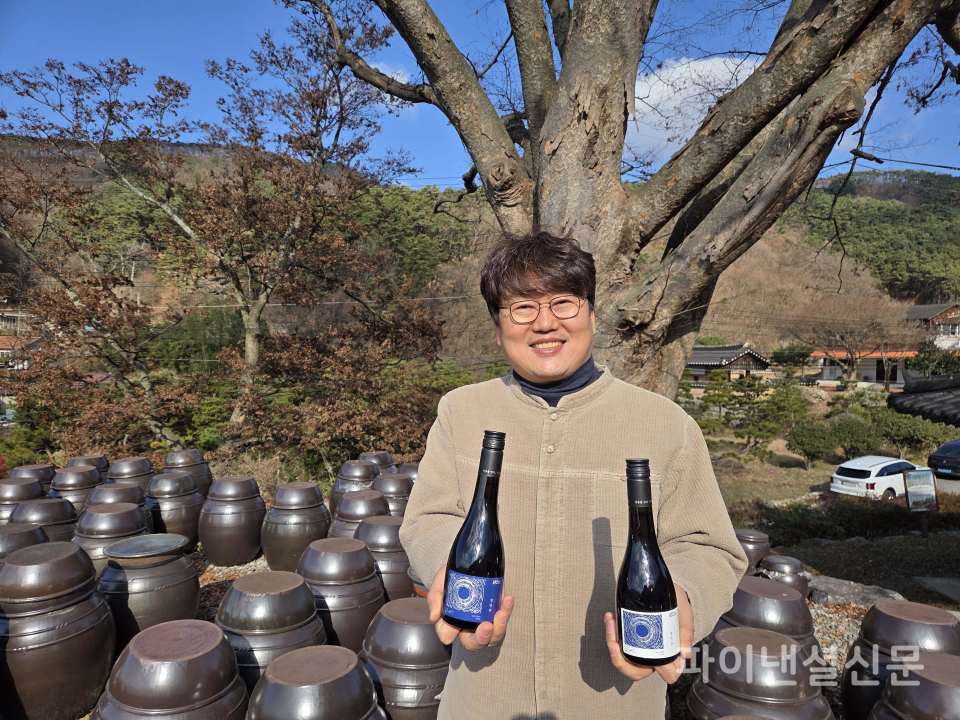 전북 정읍 '한영석의 발효연구소' 한영석 대표가 제품을 소개하고 있다. (사진=GS25)