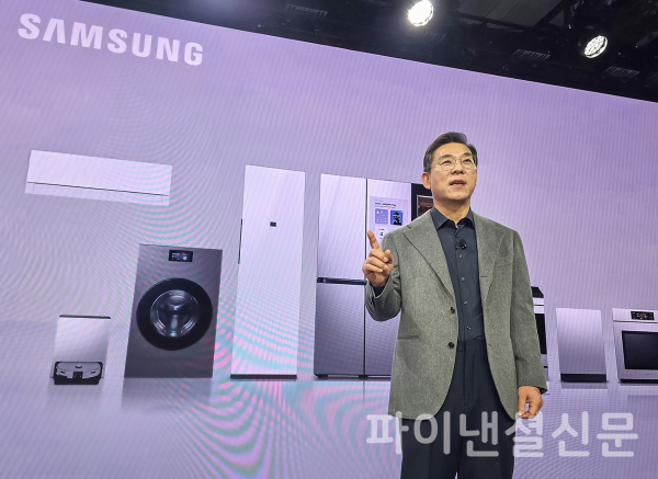  삼성전자 영상디스플레이사업부장 용석우 사장이 CES 2026 '더 퍼스트룩' 프레스 컨퍼런스에서 연설을 하고 있다. /사진=삼성전자