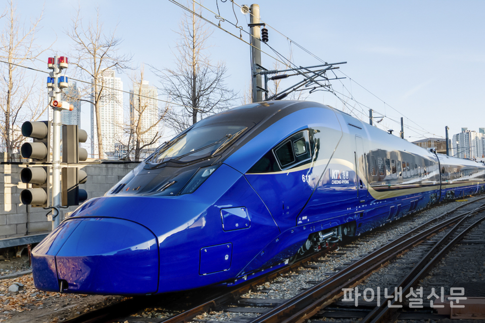 2세대 KTX-청룡(EMU-320) (사진=현대로템)
