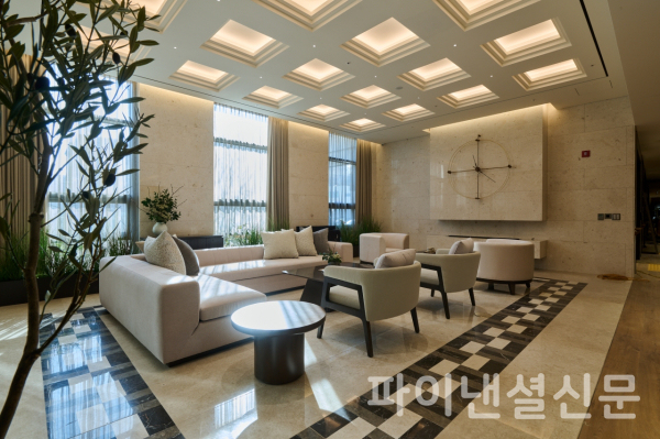 쏠라체 홈 미사 내부 전경 (사진=신한라이프)