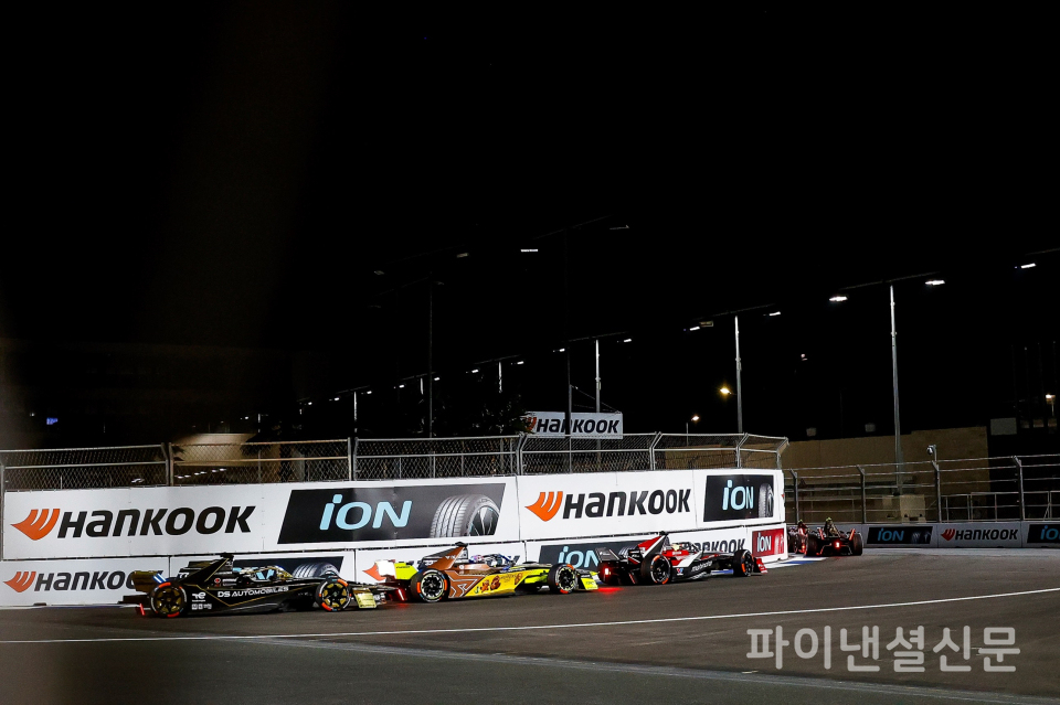 포뮬러 E 시즌 12 2026 제다 E-PRIX 경기 장면 (사진=한국타이어)