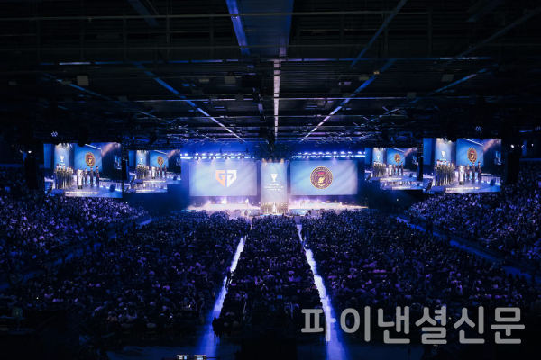 2026 LCK컵 결승진출전과 결승전이 진행된 홍콩 카이탁 아레나를 가득 메운 팬들 (사진=라이엇 게임즈)